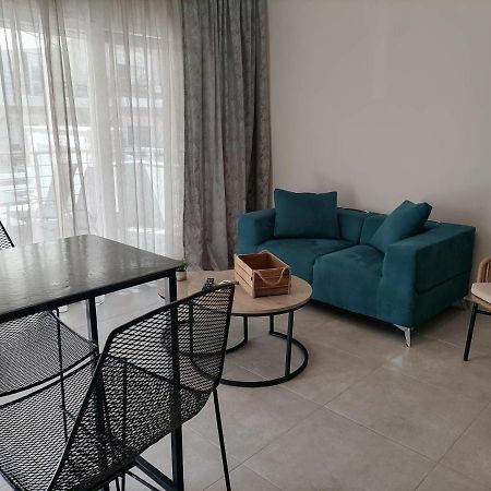 Petrani Suite 1 Néa Péramos Exteriör bild