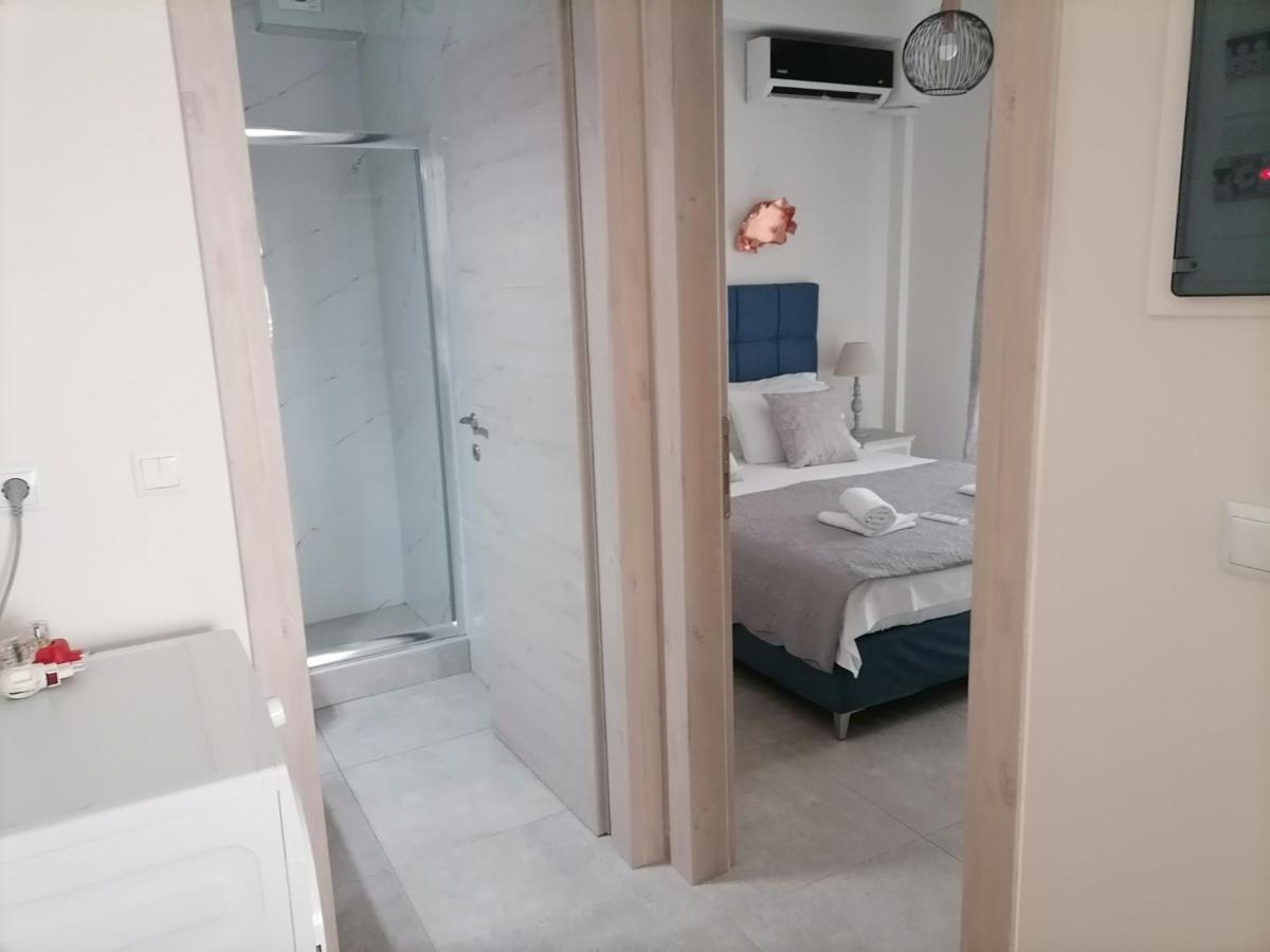 Petrani Suite 1 Néa Péramos Exteriör bild
