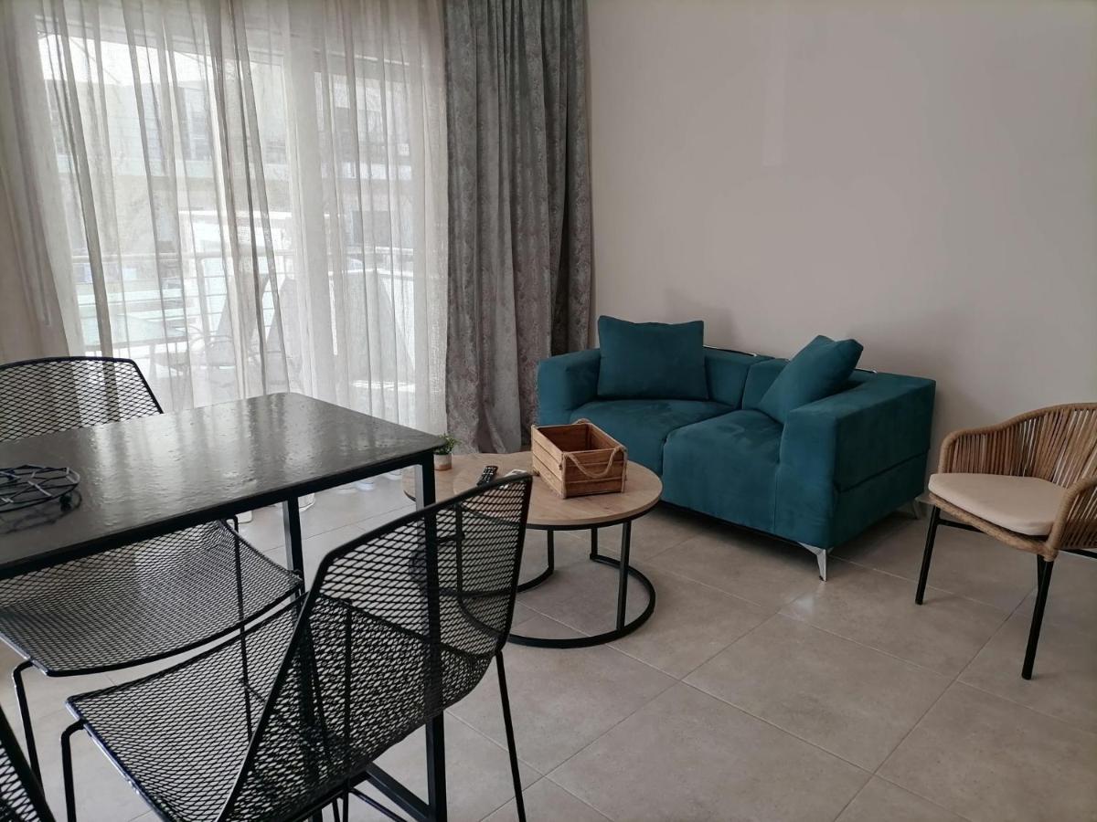 Petrani Suite 1 Néa Péramos Exteriör bild