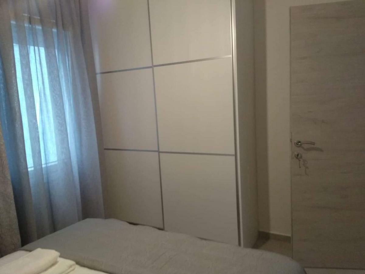 Petrani Suite 1 Néa Péramos Exteriör bild